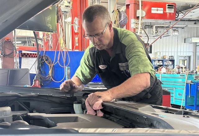 Bob's Main Street Auto & Towing | Hubertus, WI 53033