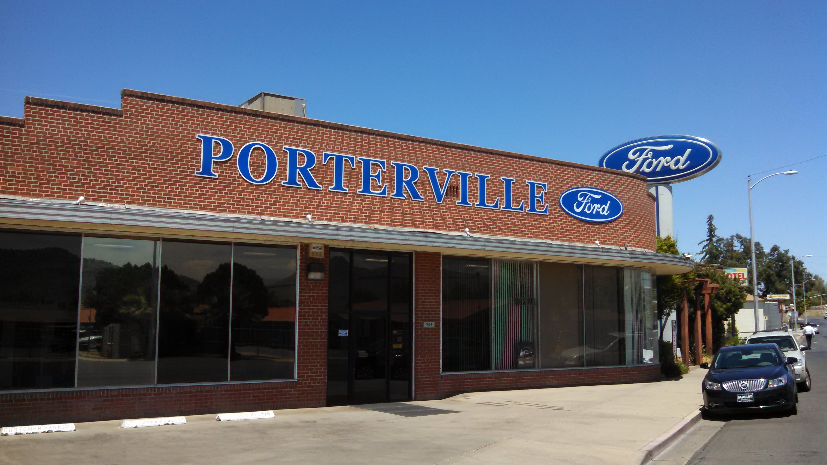 Porterville Ford in Porterville, CA 93257