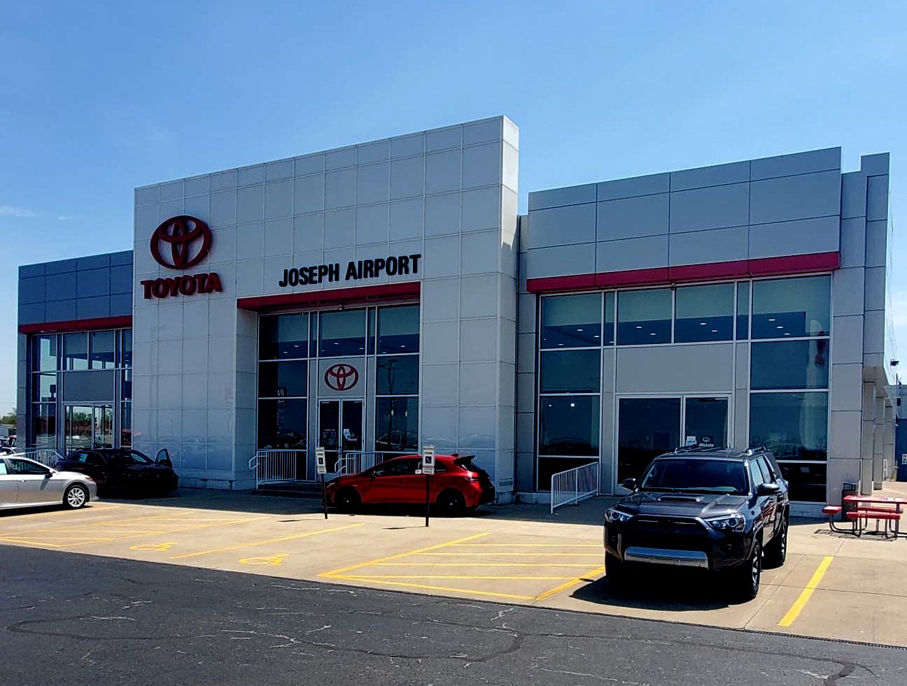 Joseph Airport Toyota in Vandalia, OH 45377
