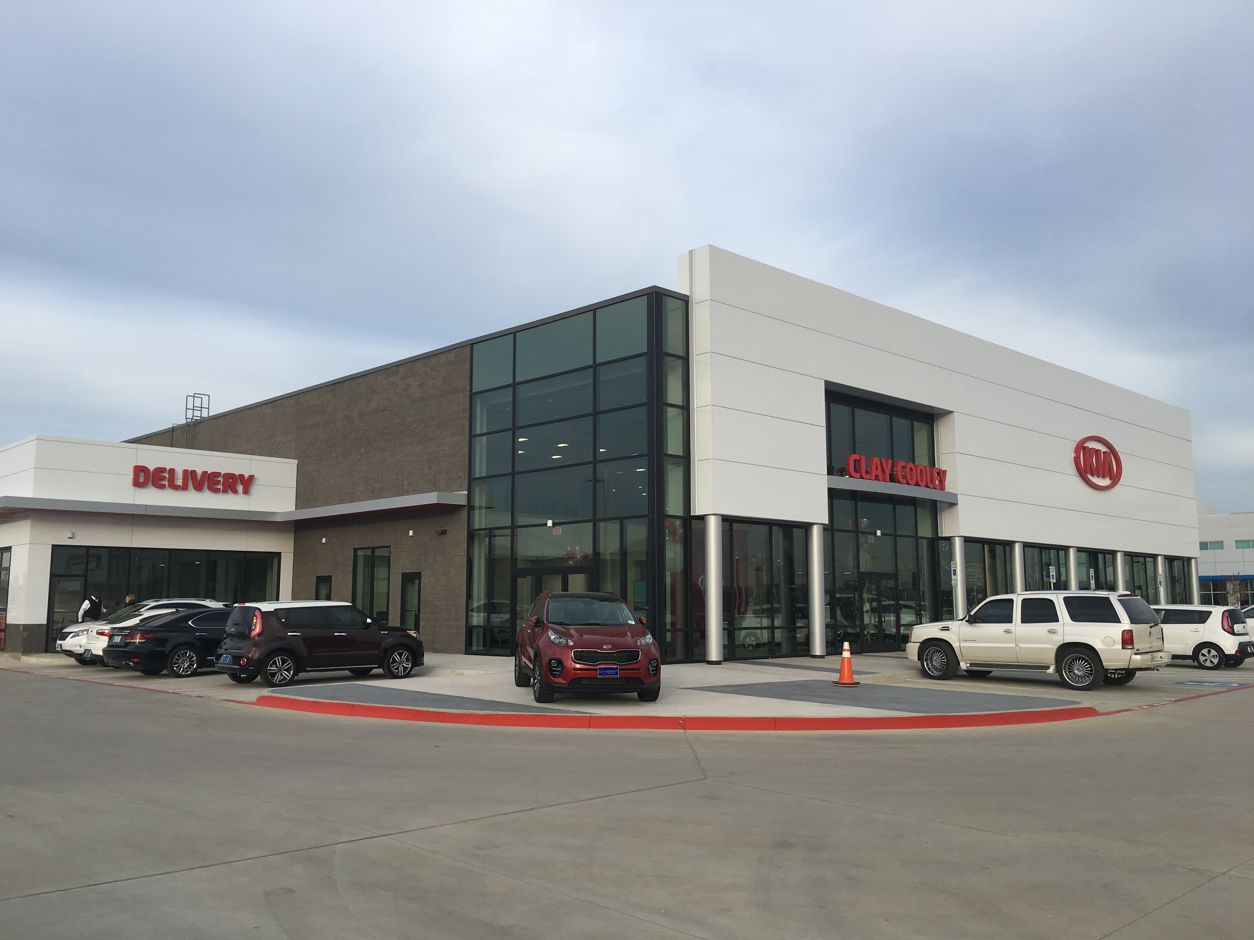 Clay Cooley Kia in Irving, TX 75062
