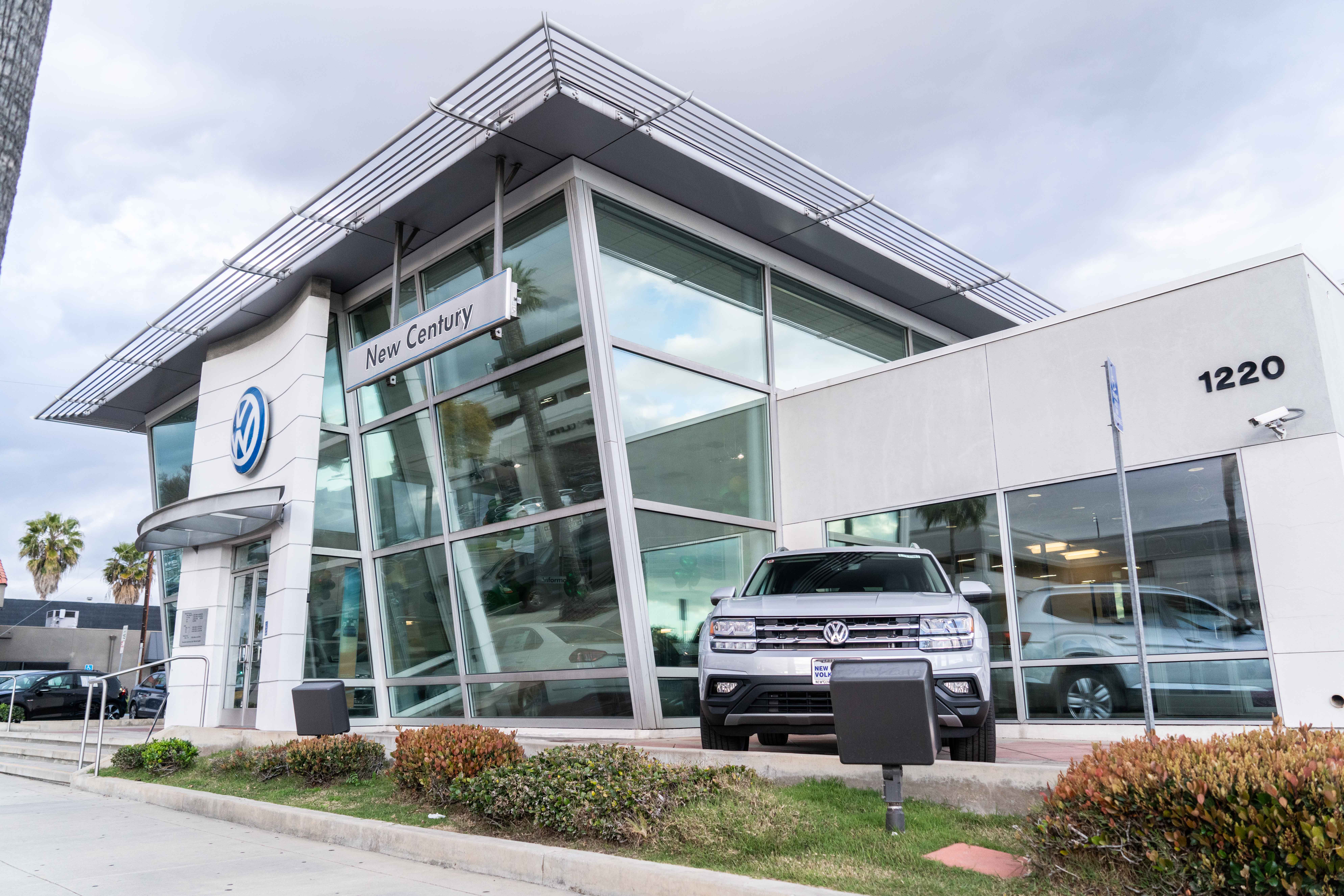 New Century Volkswagen in Glendale, CA 91204