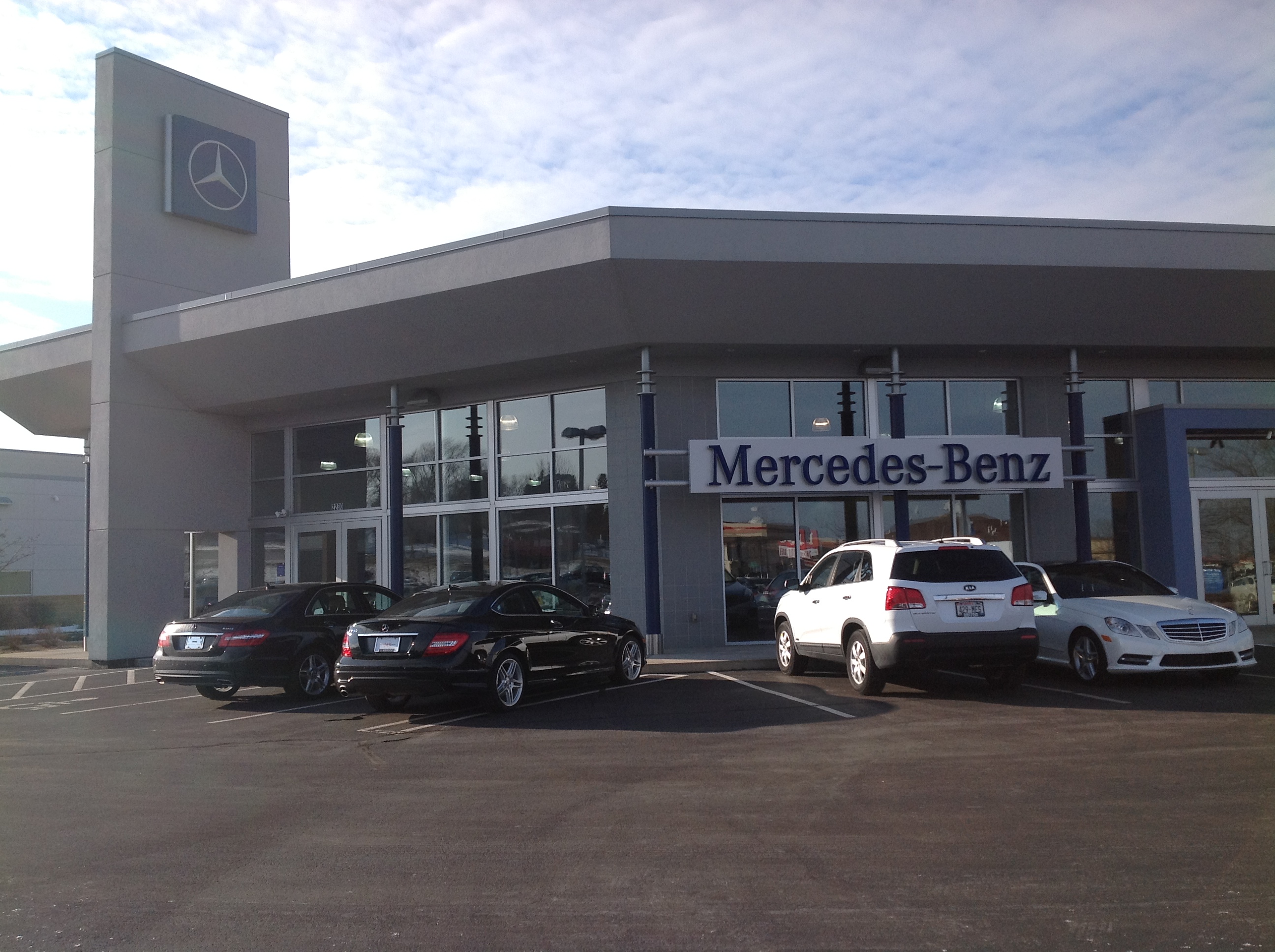 Mercedes-Benz of Elmbrook in Waukesha, WI 53186