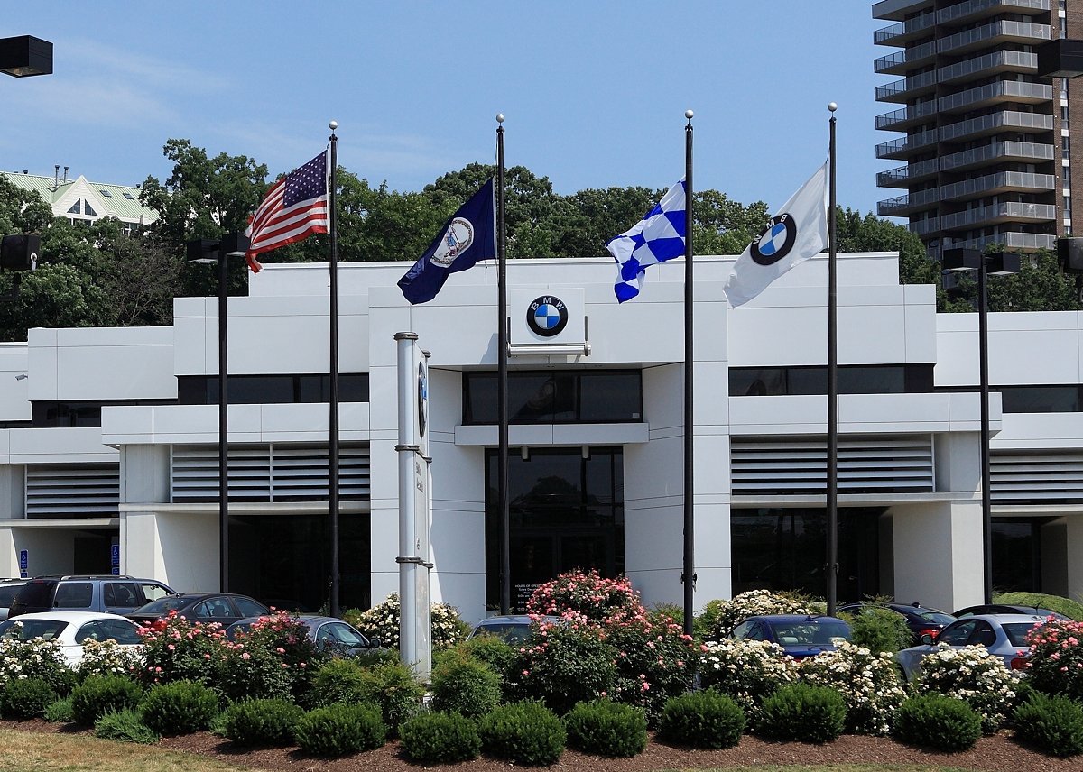 BMW of Alexandria in Alexandria, VA 22304