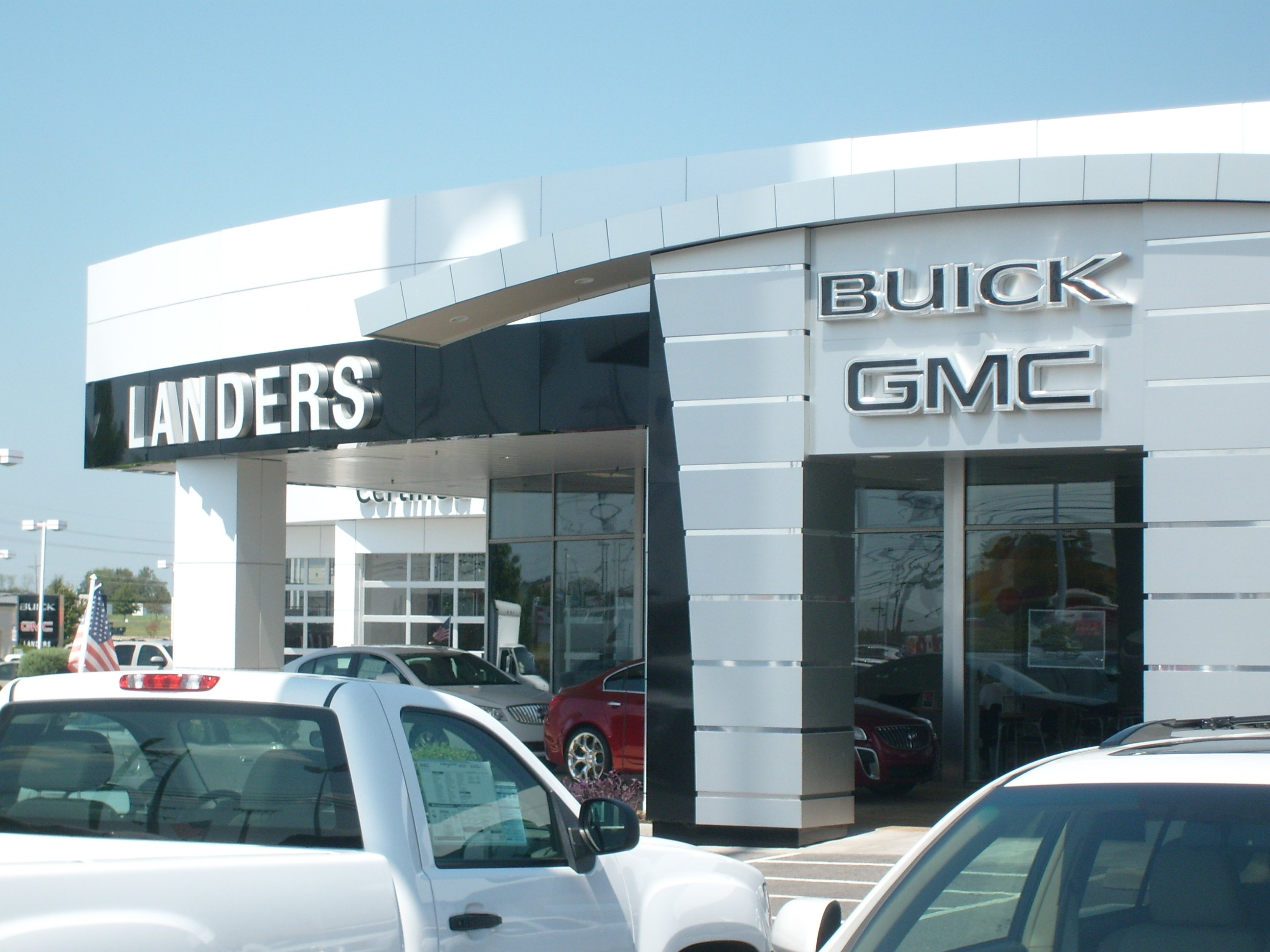 Landers Buick GMC in Southaven, MS 38671
