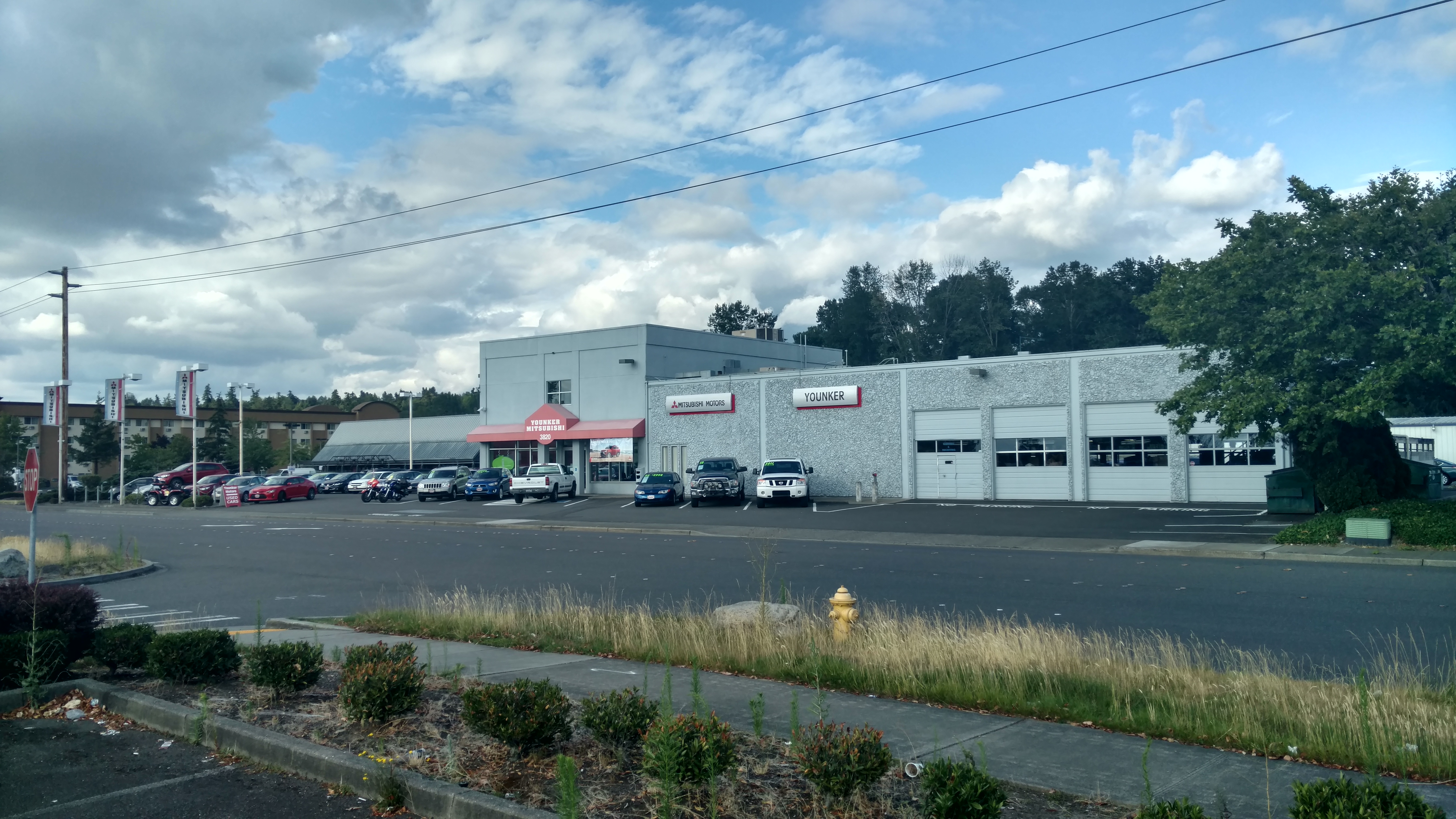 YOUNKER MITSUBISHI in Renton, WA 98057