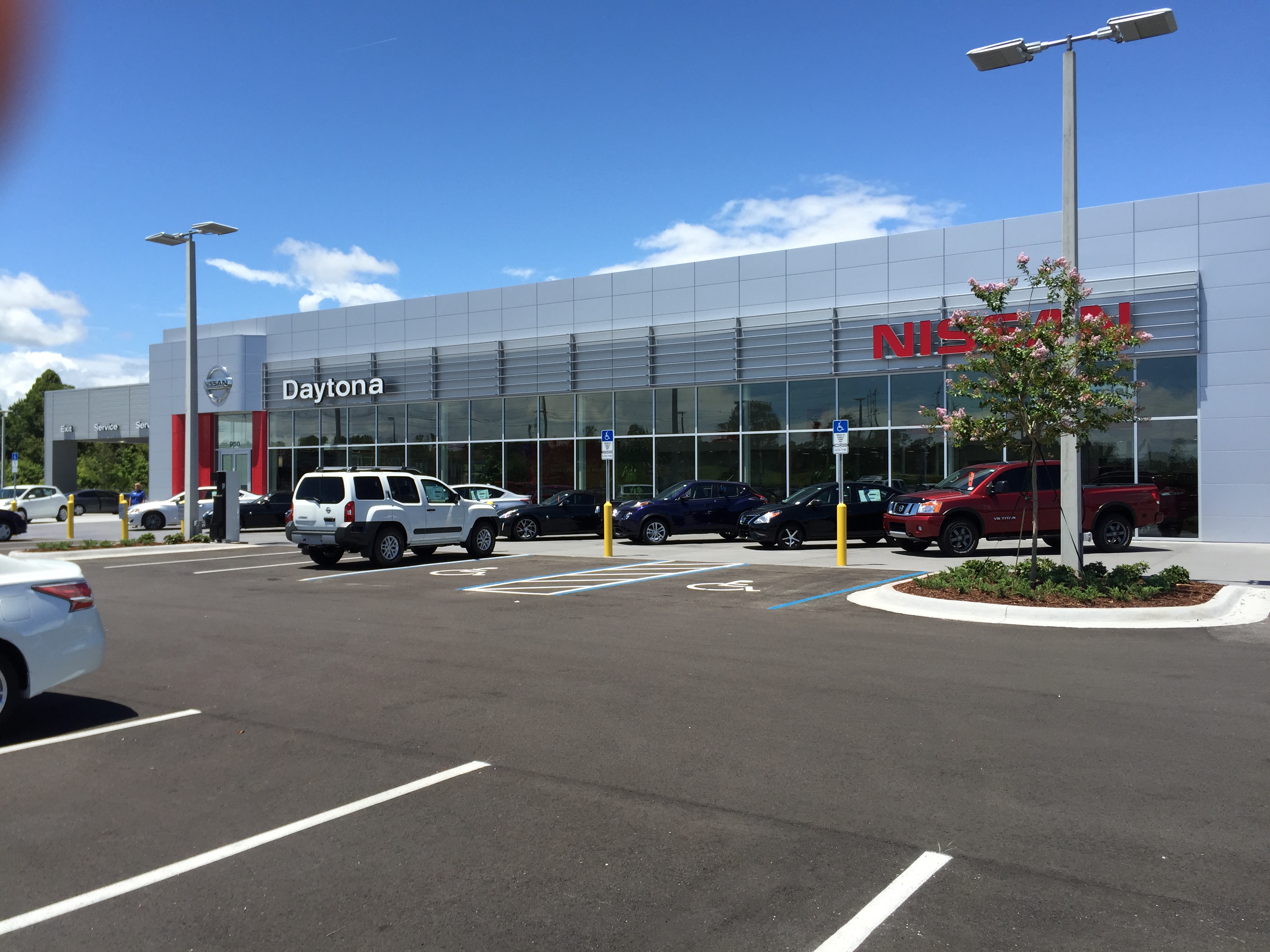 Daytona Nissan INFINITI in Daytona Beach, FL 32124