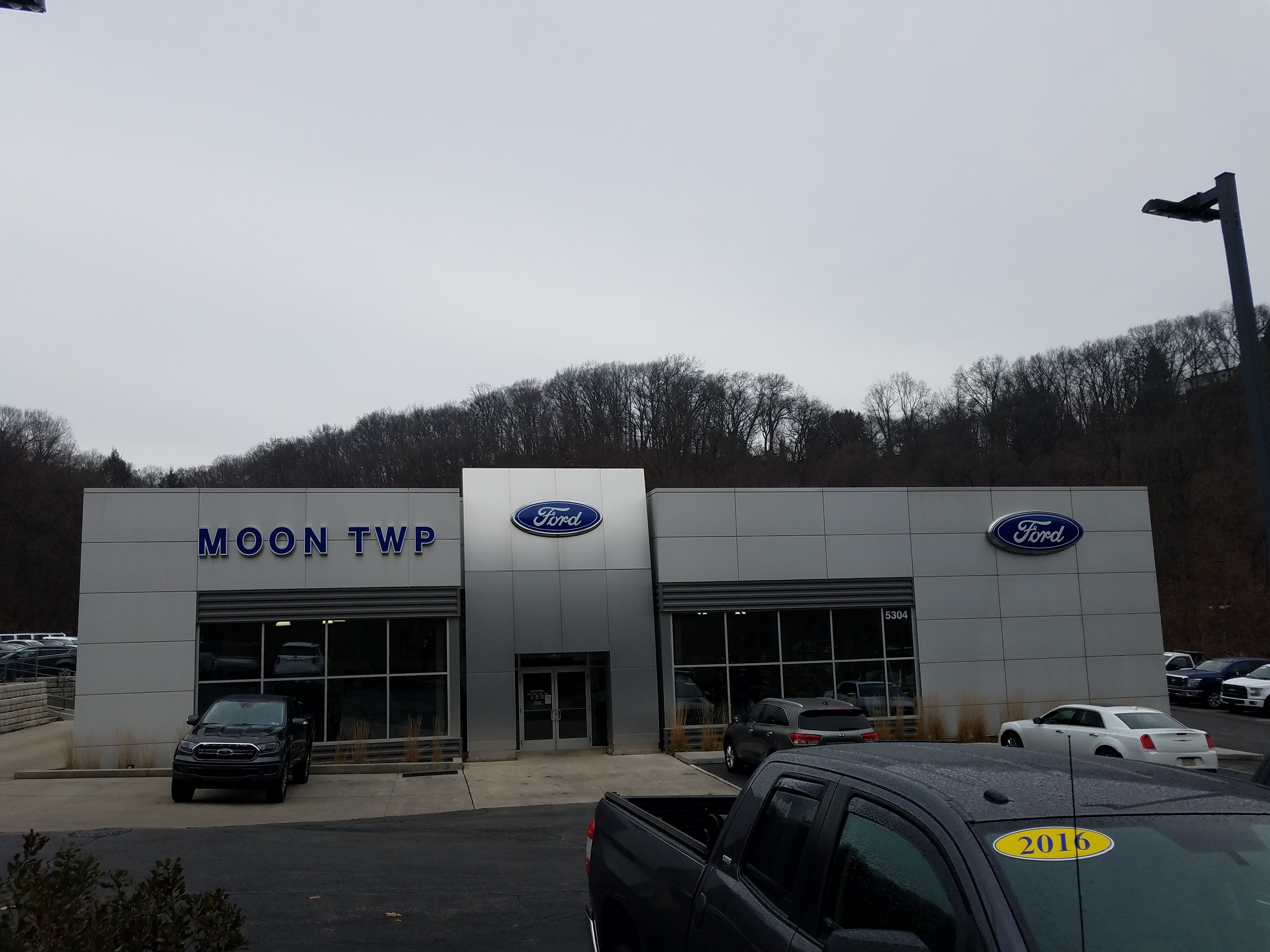 Moon Township Ford in Moon, PA 15108