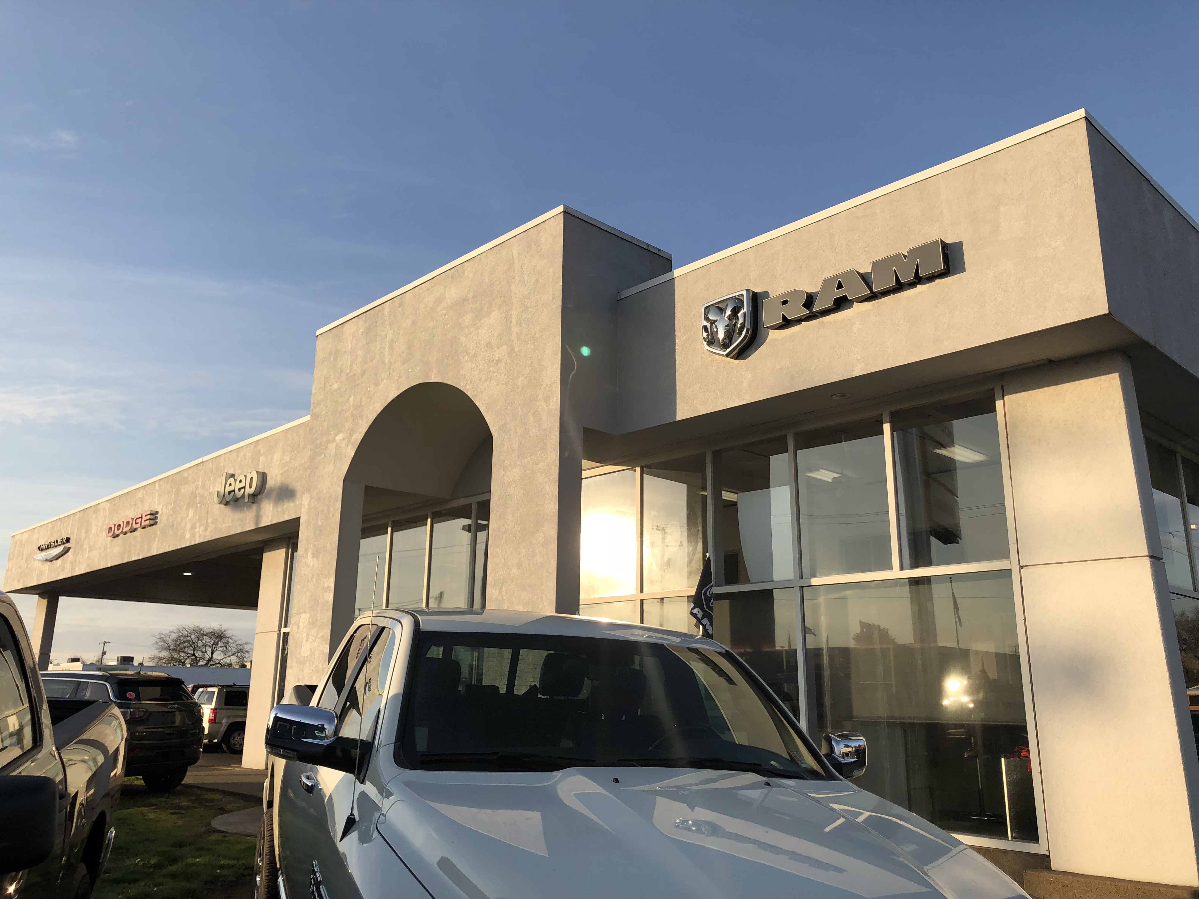 Albany Chrysler Dodge Jeep RAM Hyundai in Albany, OR 97322