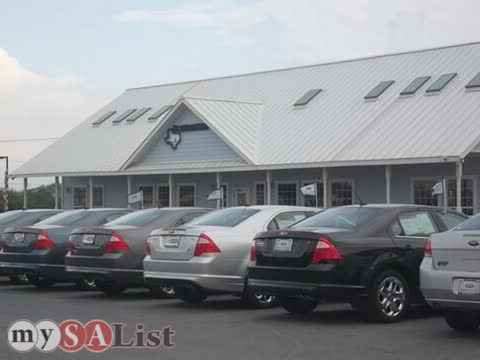 Bluebonnet Ford Lincoln Pre-Owned Center in New Braunfels, TX 78130