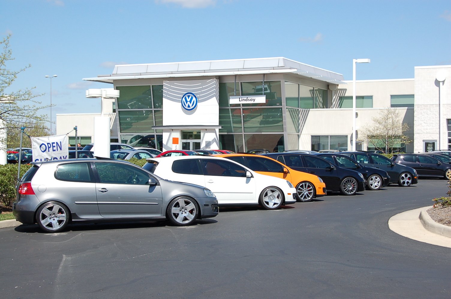 Lindsay Volkswagen of Dulles in Sterling, VA 20166