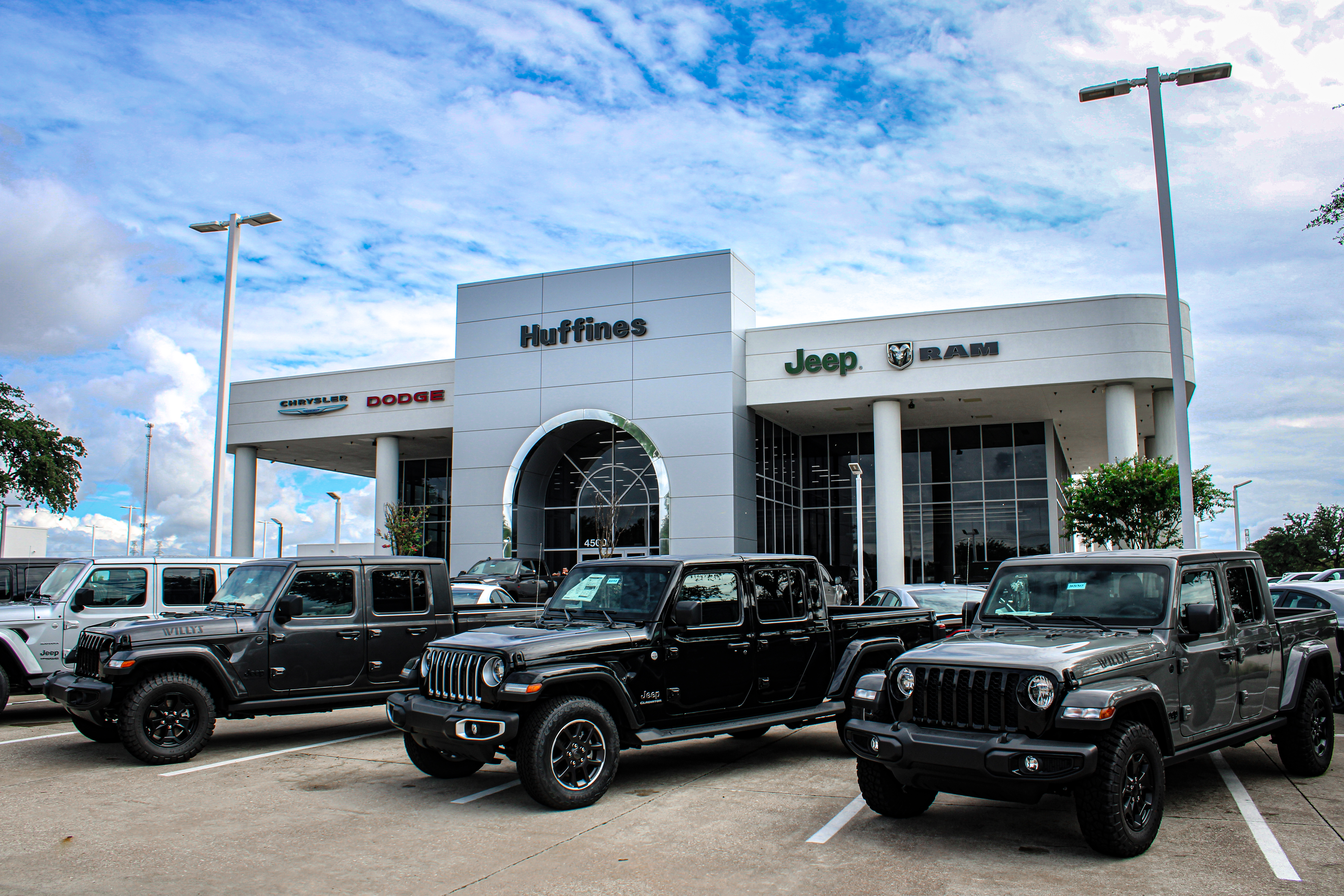 Huffines Chrysler Jeep Dodge RAM Plano in Plano, TX 75093