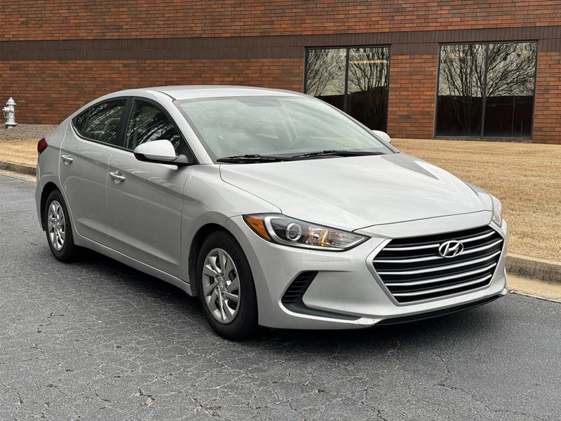 2017 Hyundai Elantra SE 6AT SEDAN 4-DR for Sale