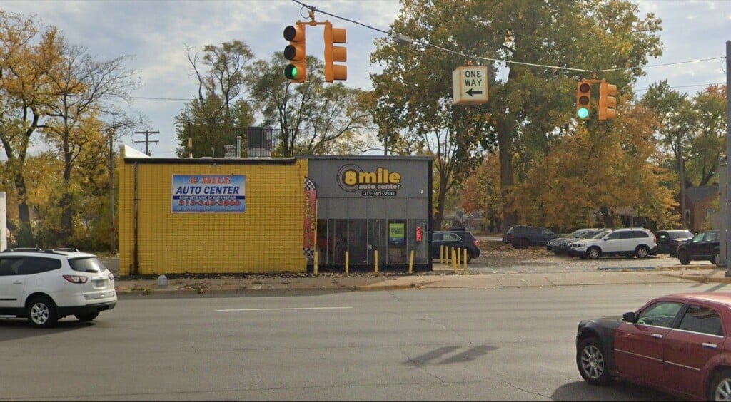 8 Mile Auto Center-Brakes & Mufflers | Detroit, MI 48221