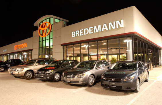 Bredemann Toyota in Park Ridge, IL 60068