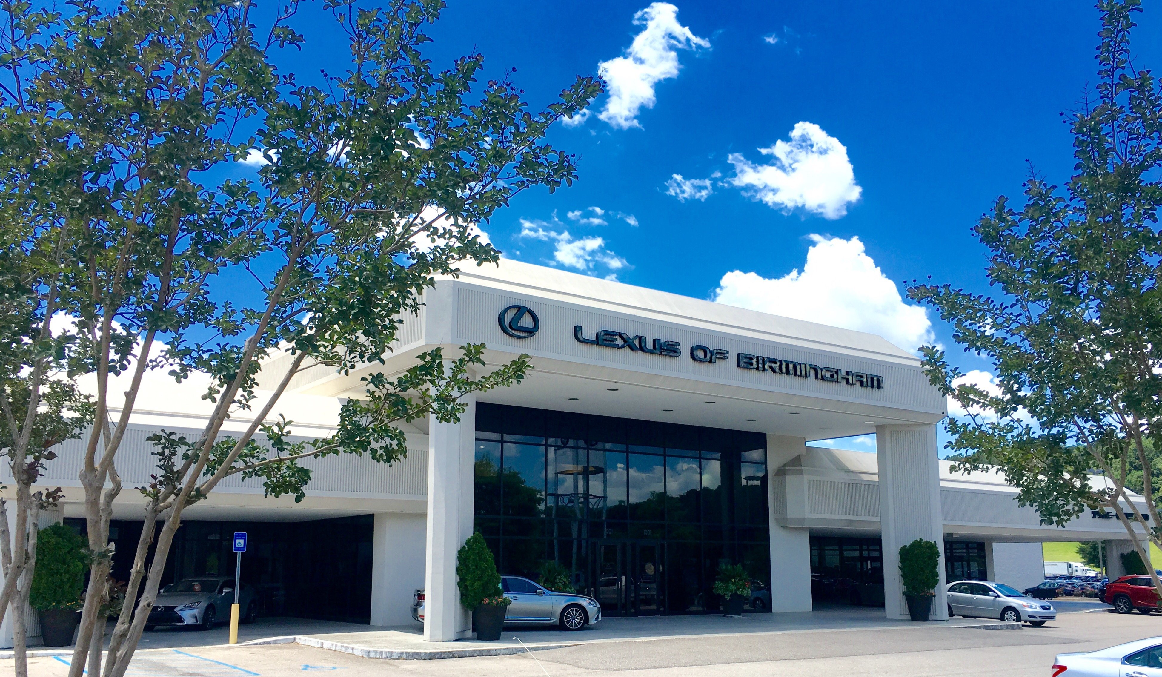 Lexus of Birmingham in Irondale, AL 35210
