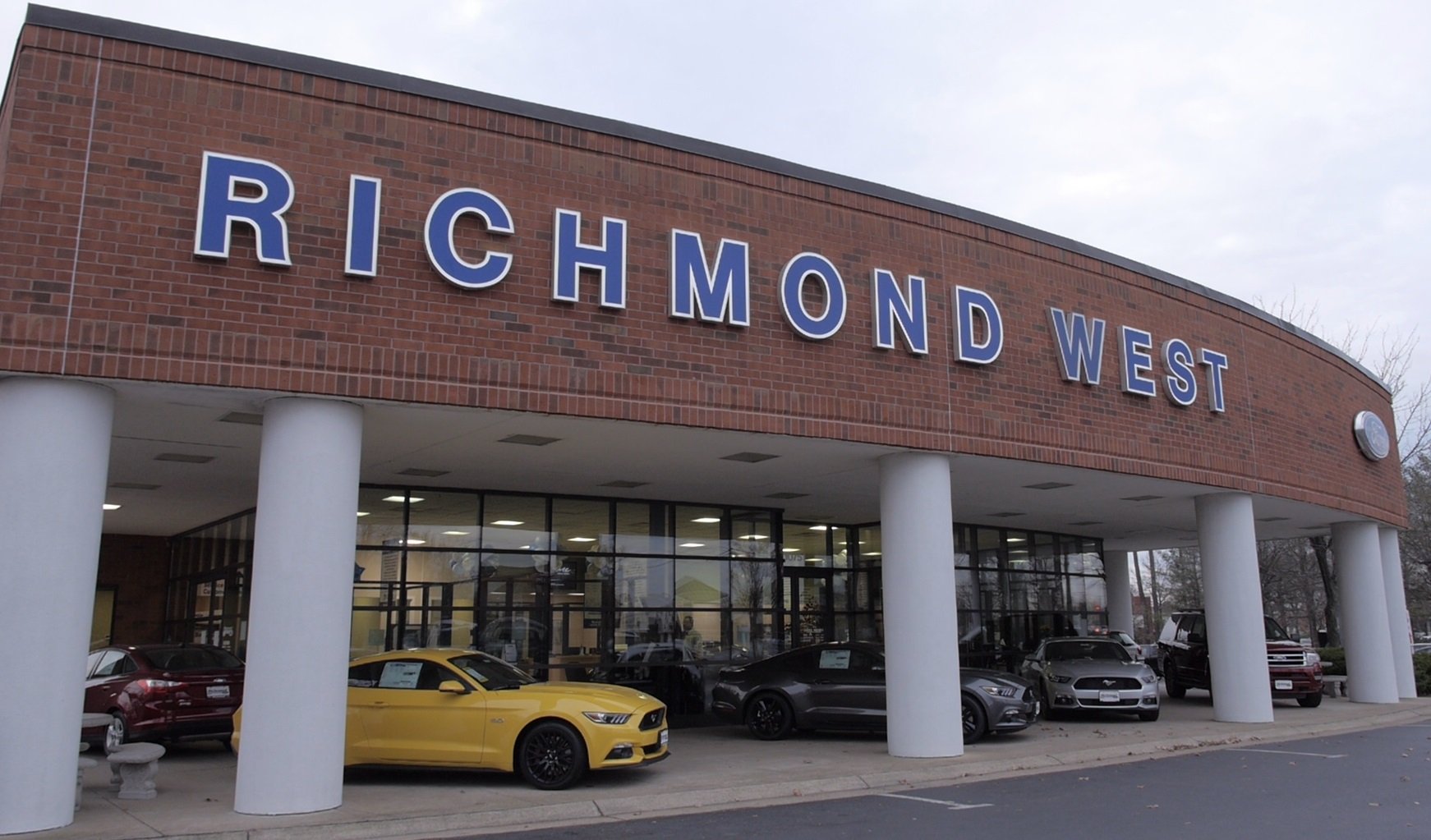 Richmond Ford West in Glen Allen, VA 23060