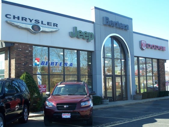 Bertera Dodge Chrysler Jeep RAM in Westfield, MA 01085